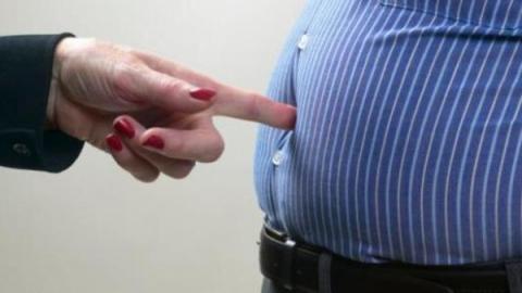 10 أطعمة.. يجب تجنبها للتخلص من "الكرش" 10 أطعمة.. يجب تجنبها للتخلص من "الكرش"